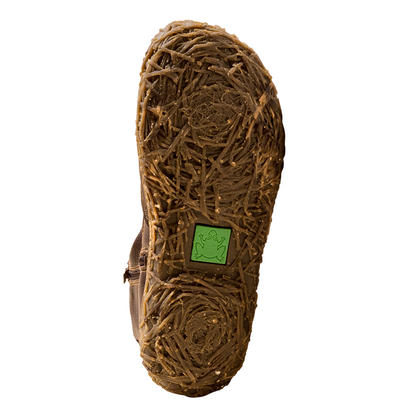 Sole of El Naturalista Nido brown 722 boot with green frog nature logo