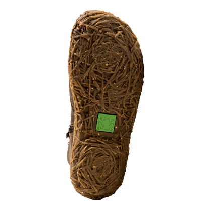 Sole of El Naturalista 722 black boot with green frog logo